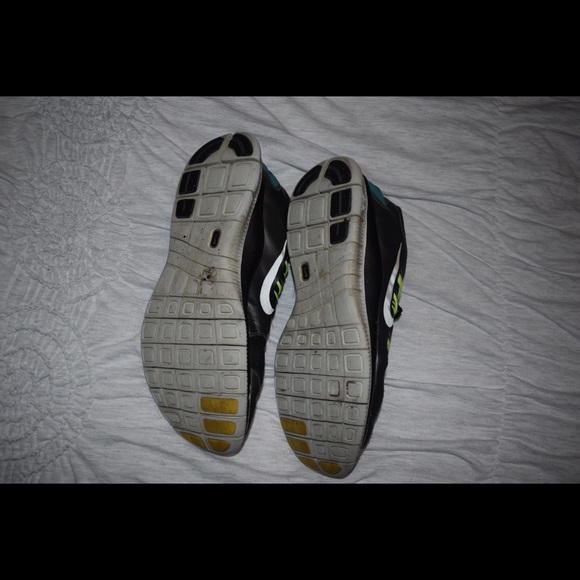 Women’s Nike Shoes - Picture 4 of 6